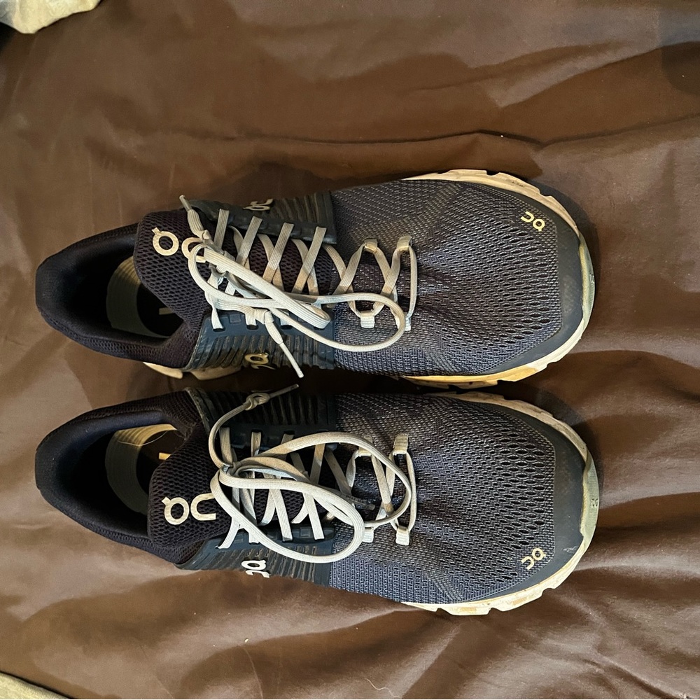 On Cloud Running Shoes Size 10.